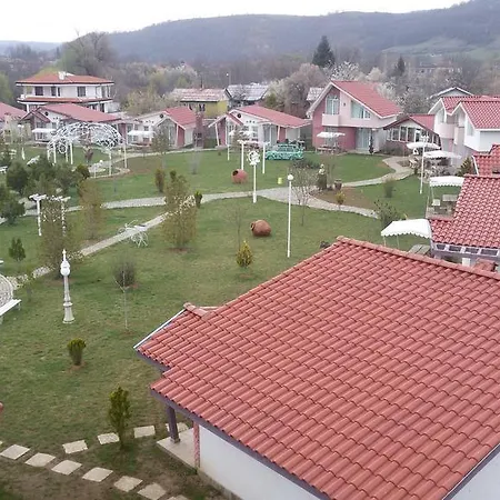 Holiday Village Bukovo פארק נופש *